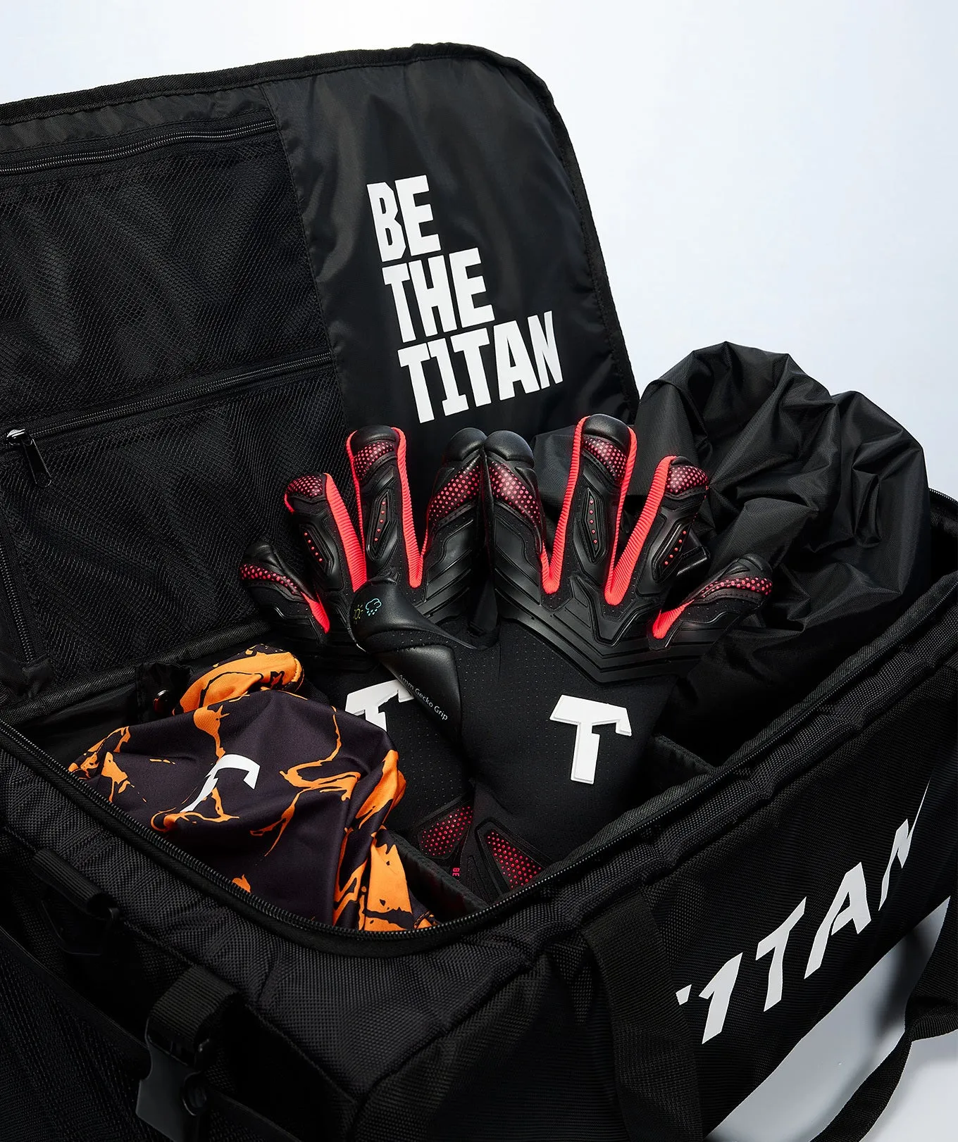 T1TAN Sportsbag sportstaske sort med refleks