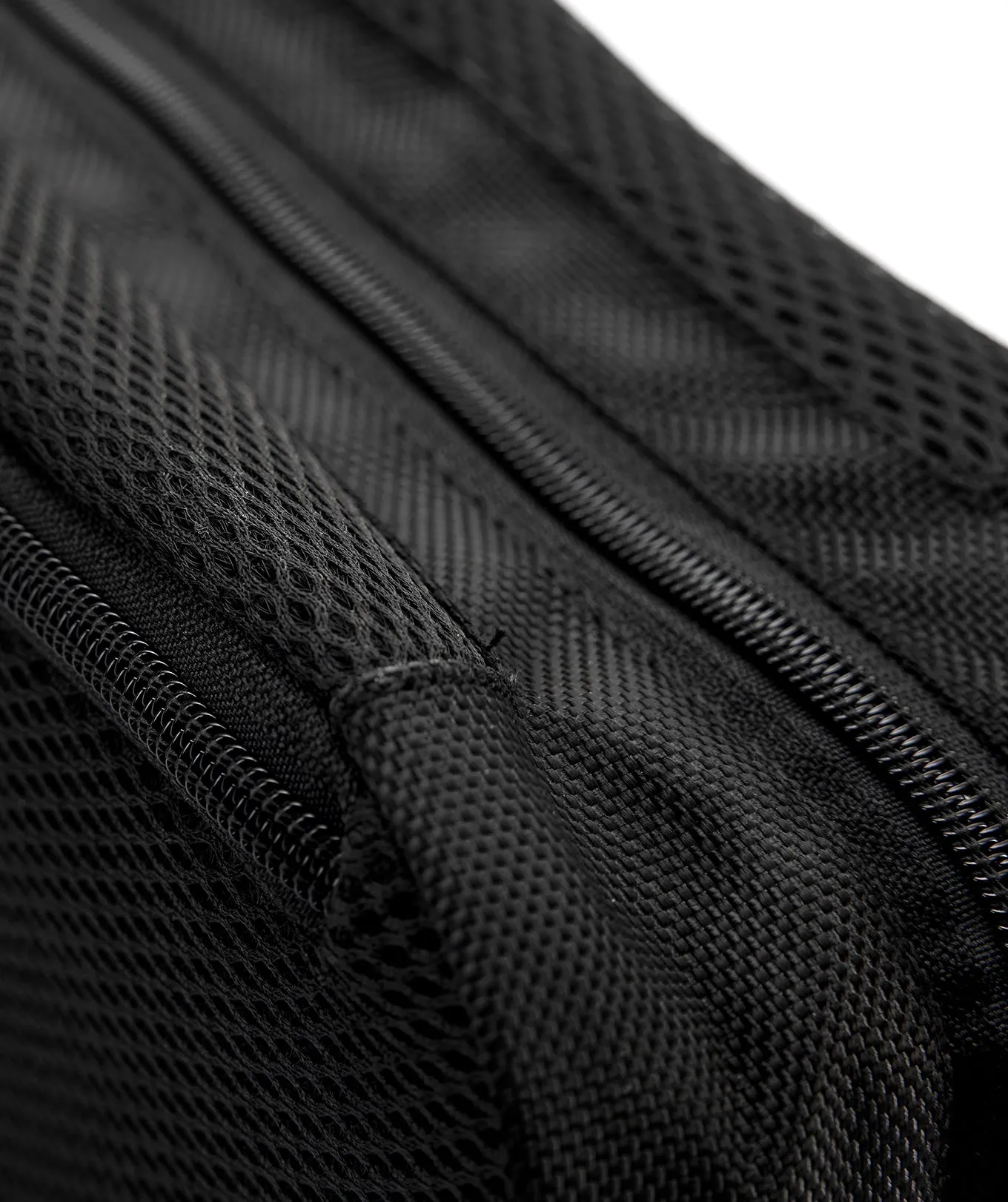 T1TAN Glove Bag handsketaske sort