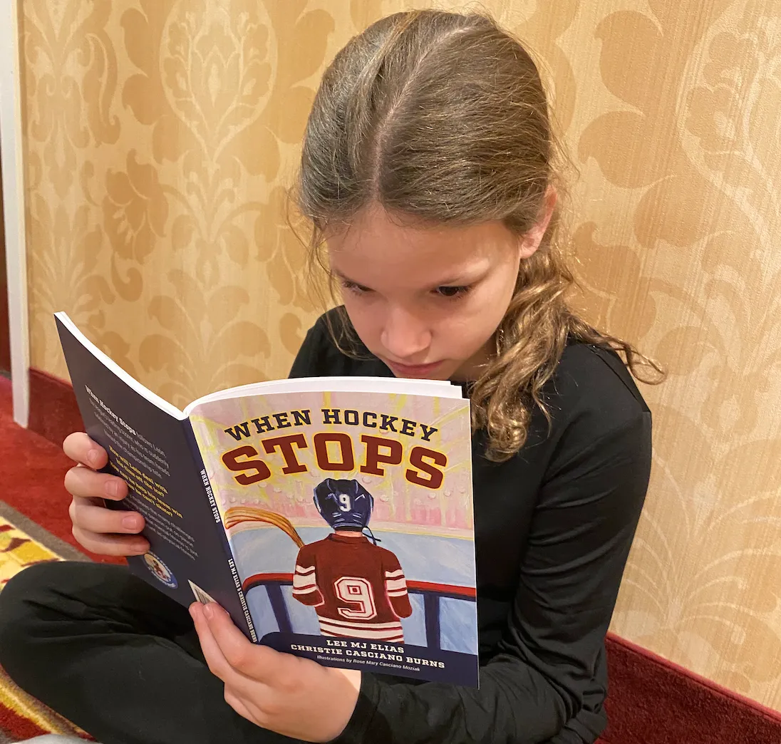 Hockey Never Stops Book One børnebog engelsk