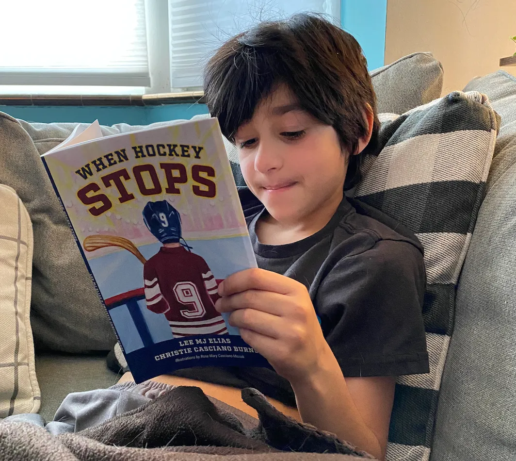 Hockey Never Stops Book One børnebog engelsk