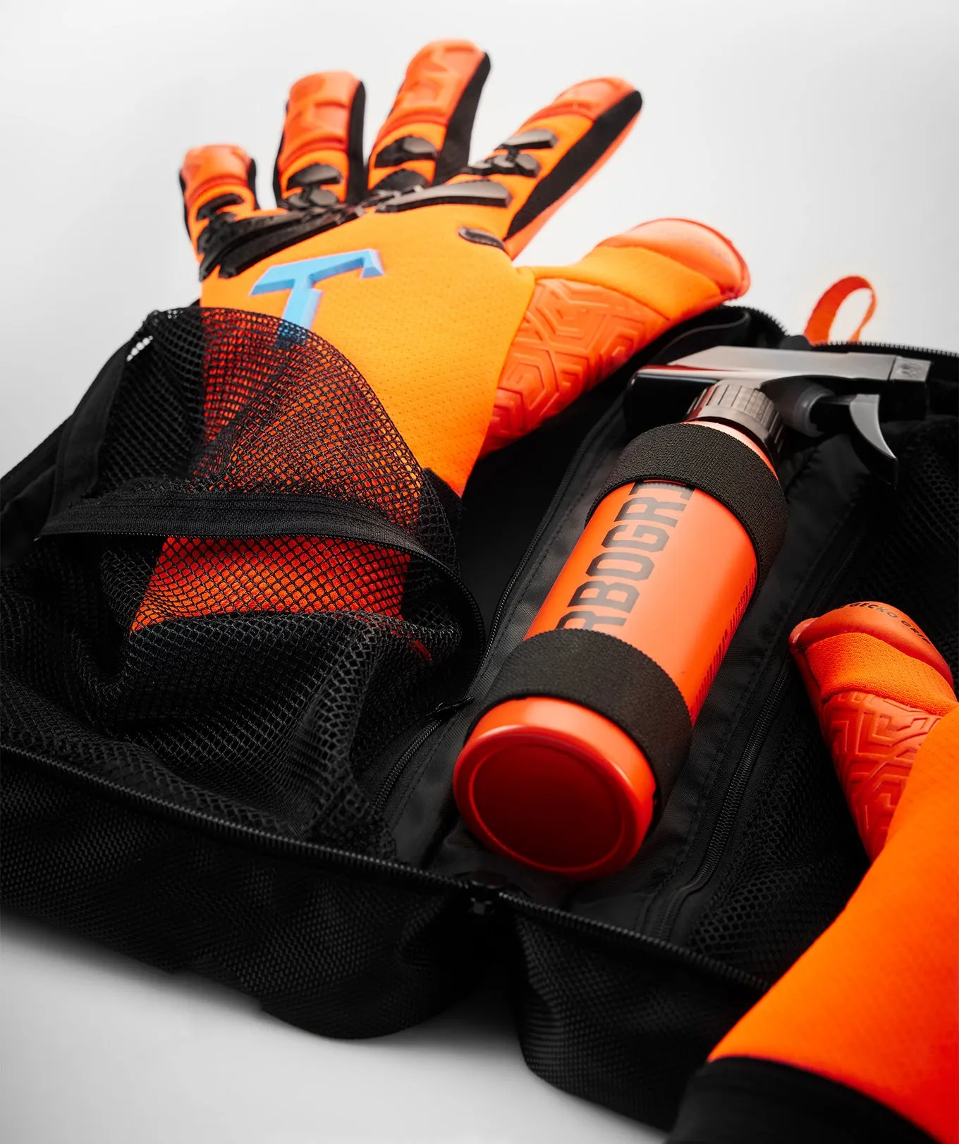 T1TAN Glove Bag handsketaske sort