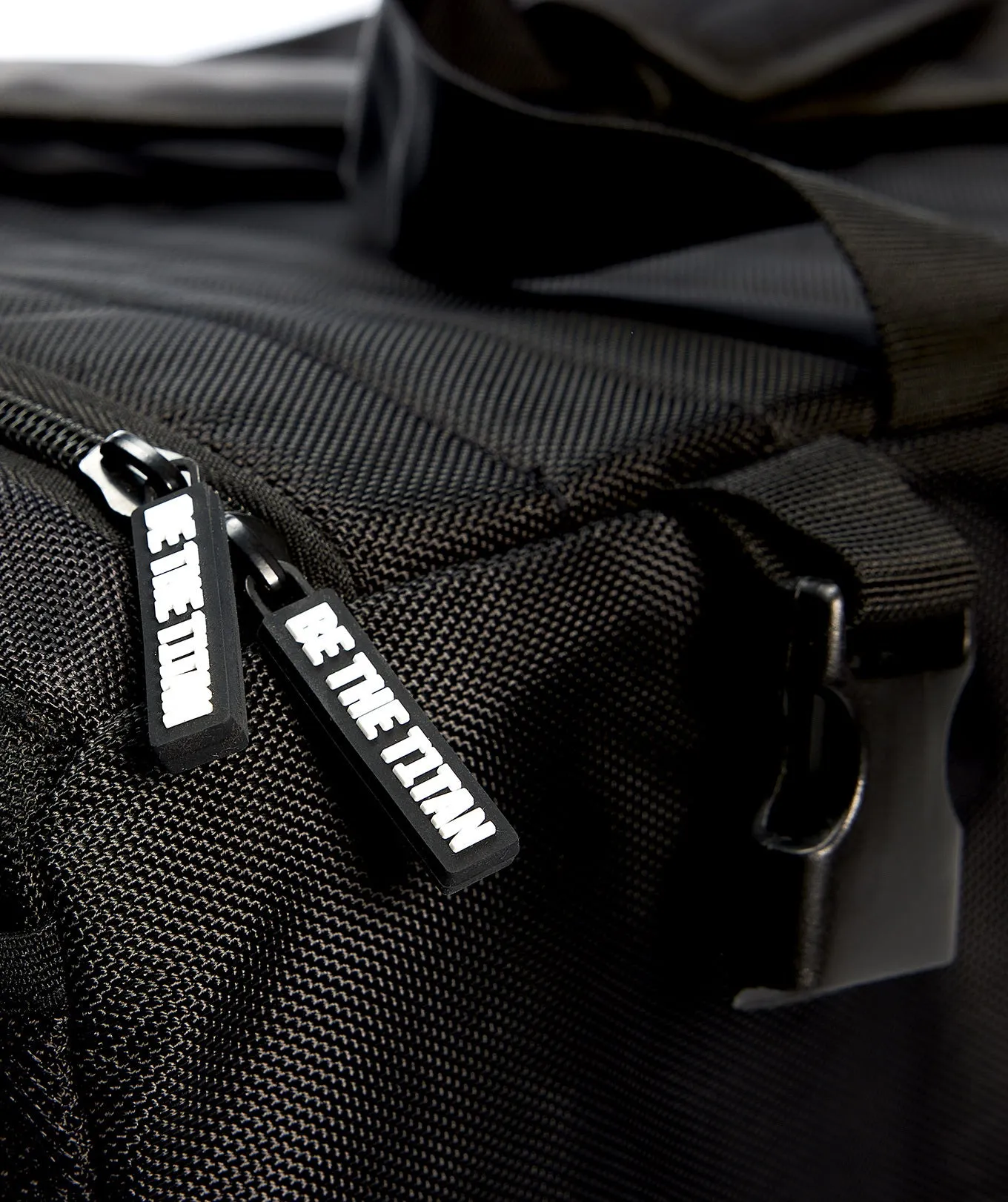 T1TAN Sportsbag sportstaske sort med refleks